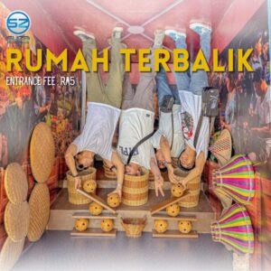 RUMAH TERBALIK